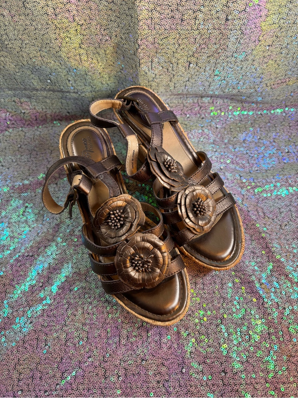 MUST BUNDLE THREE 5 DOLLAR ITEMS Women’s Floral Accent Strappy Sandals — Brown